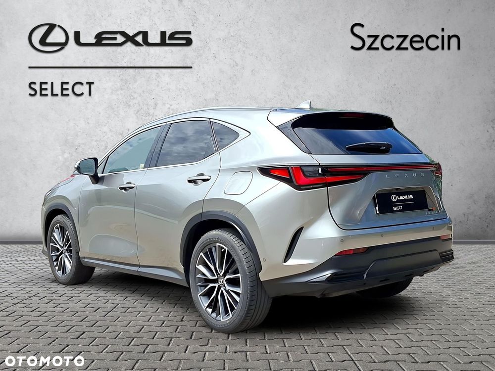 Lexus NX 350h Omotenashi AWD - 3