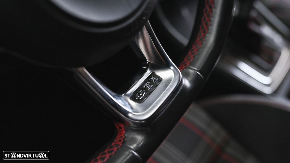 VW Golf 2.0 TSi GTi DSG - 53