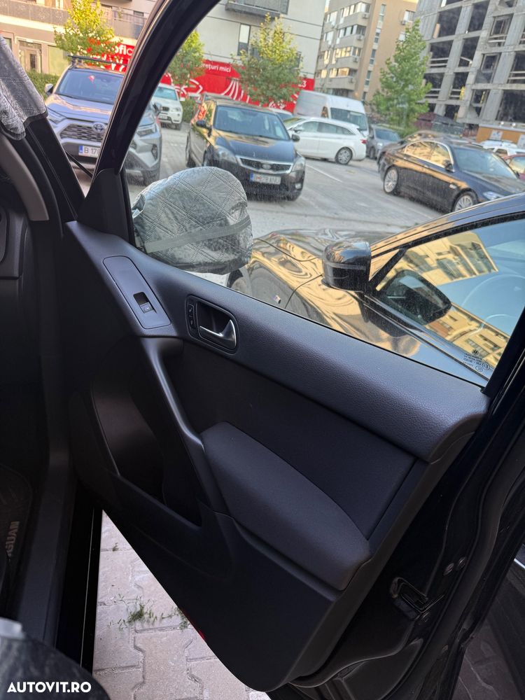 Volkswagen Tiguan - 12