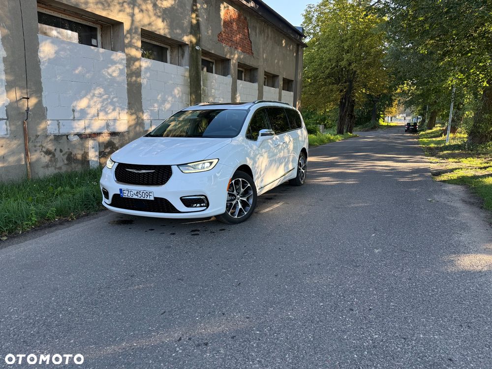 Chrysler Pacifica - 1