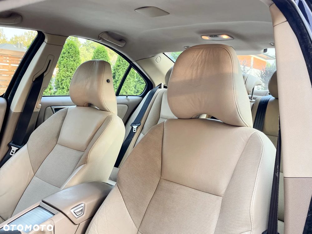 Volvo S60 2.4D Momentum - 33