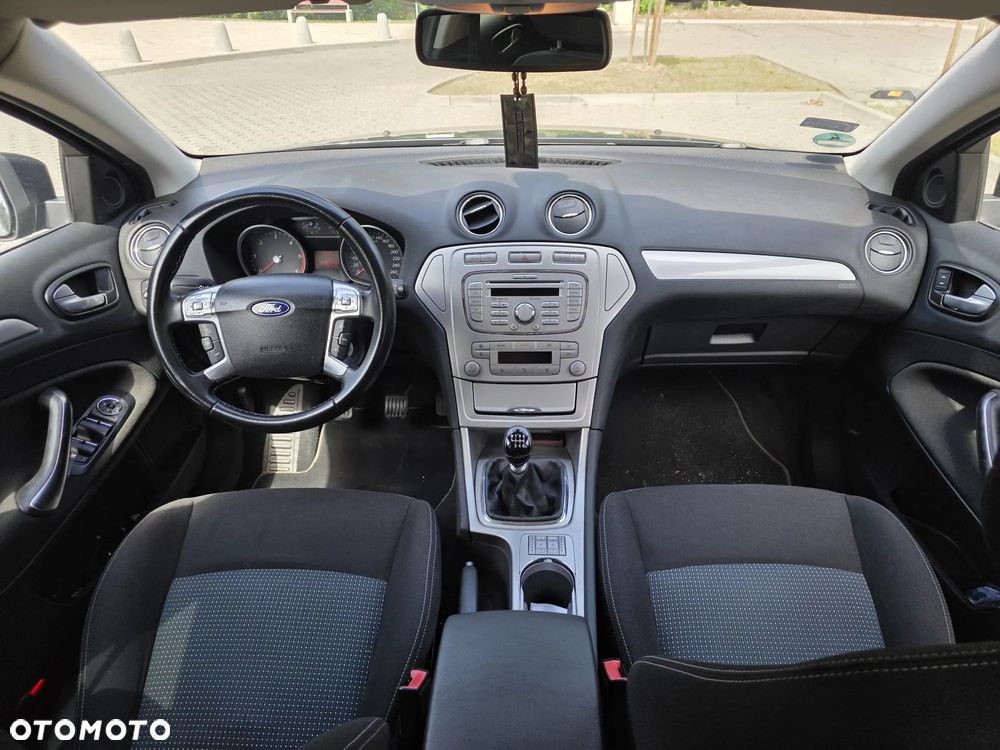 Ford Mondeo - 18