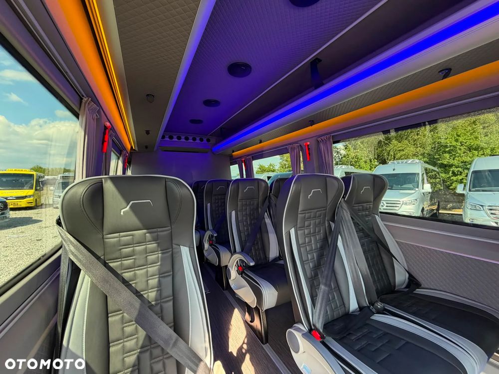 Mercedes-Benz Sprinter 317 - 20