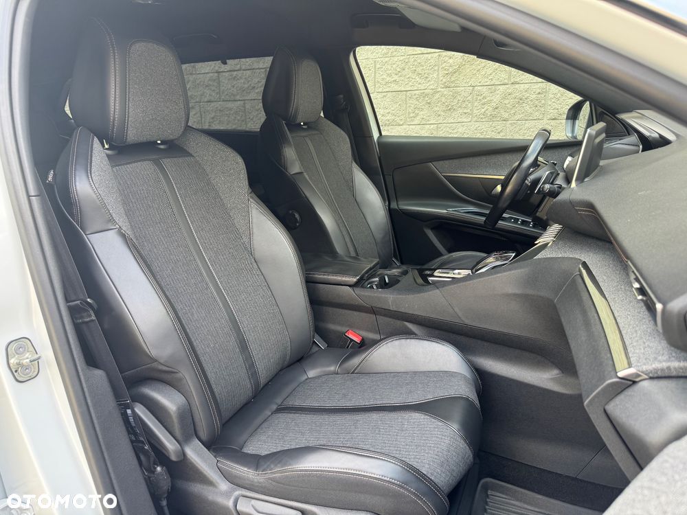 Peugeot 5008 BlueHDI 120 EAT6 Stop & Start Allure - 32
