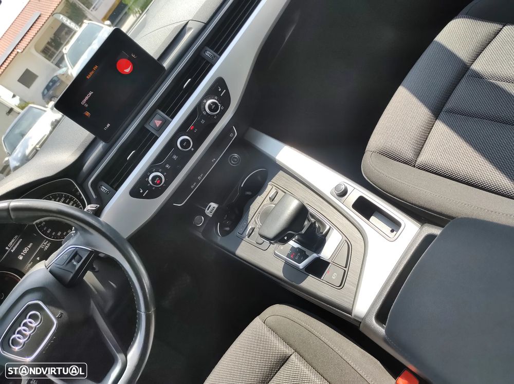 Audi A4 2.0 TDI S tronic design - 23