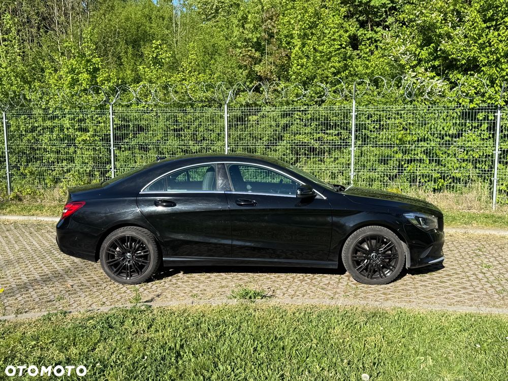Mercedes-Benz CLA 180 7G-DCT - 1