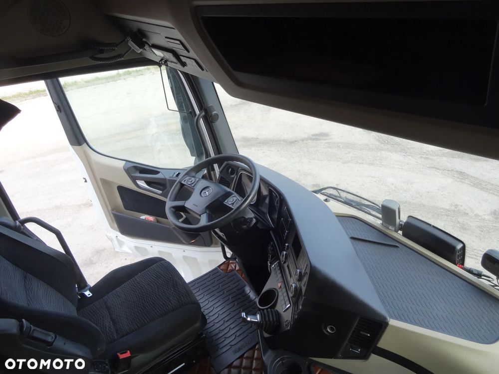 Mercedes-Benz ACTROS - 9