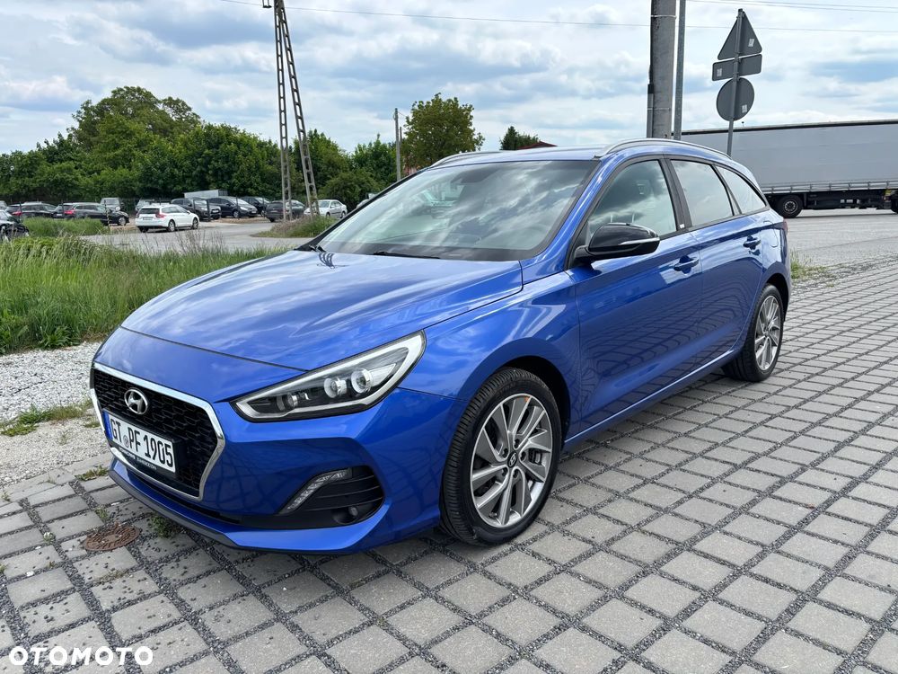 Hyundai i30 blue Kombi 1.6 CRDi Passion - 3