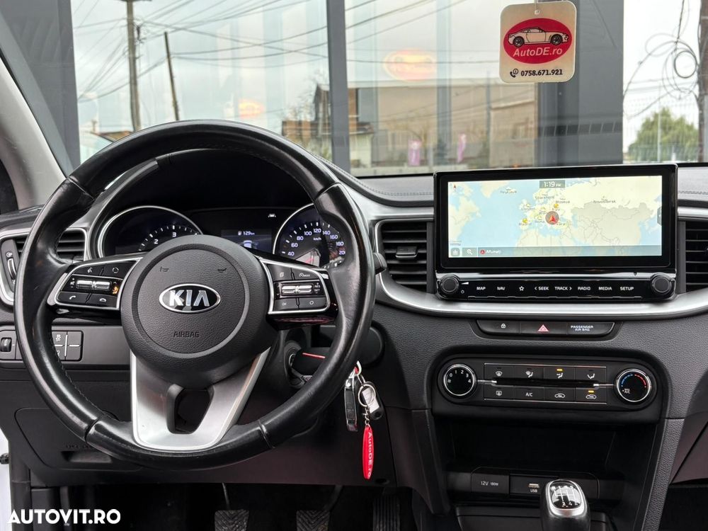 Kia Ceed - 10