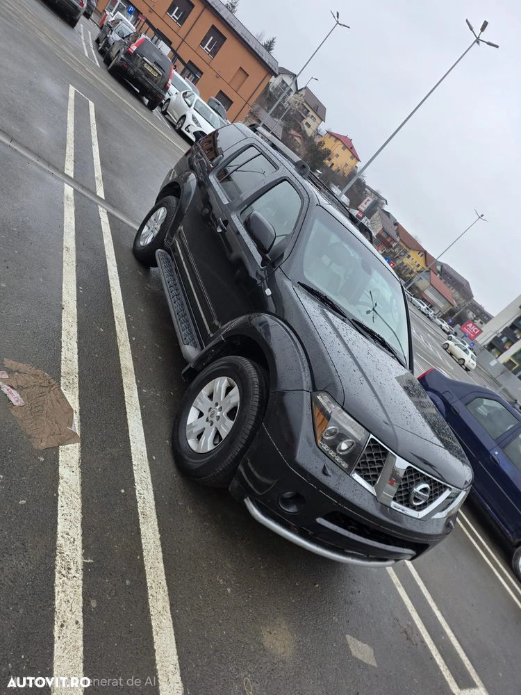 Nissan Pathfinder - 1