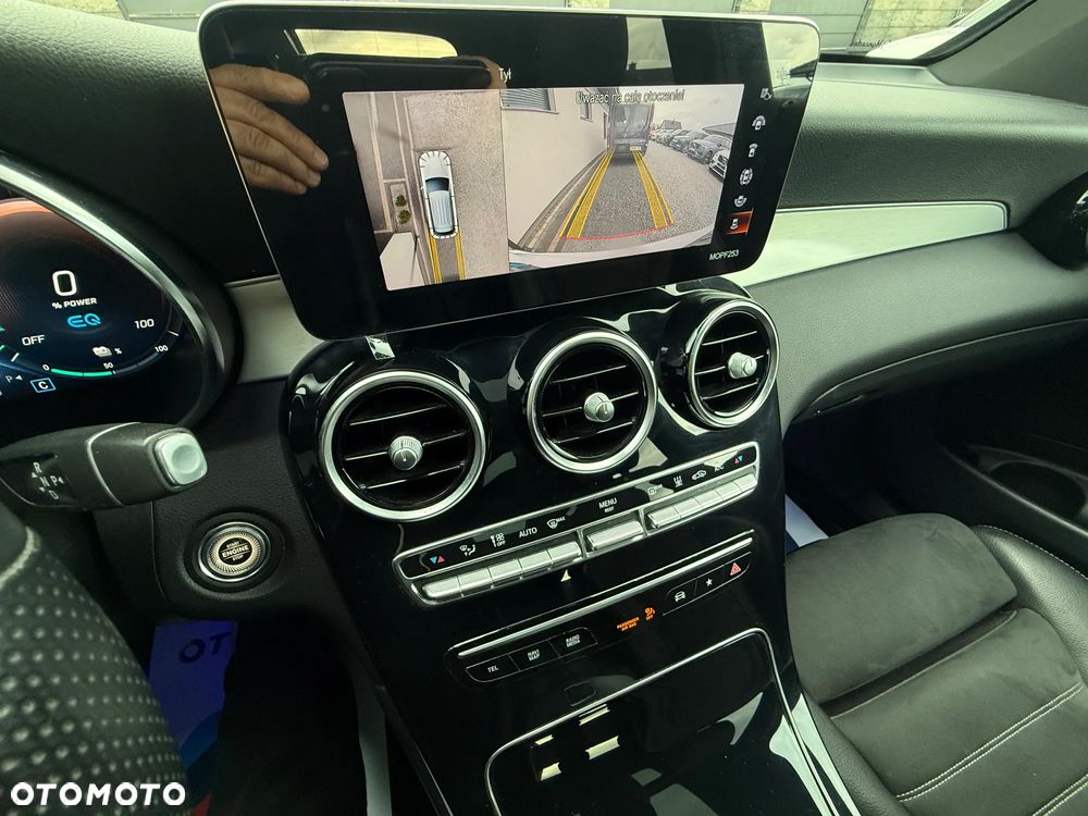 Mercedes-Benz GLC 300 de 4Matic 9G-TRONIC AMG Line Plus - 33