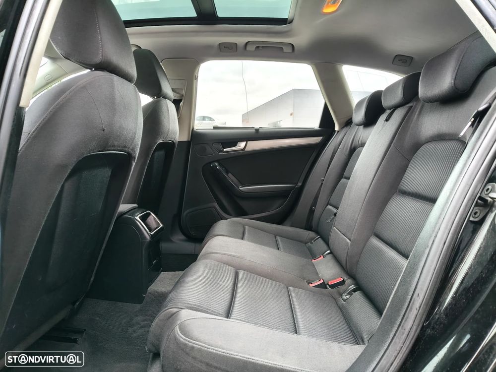 Audi A4 Avant 2.0 TDi Advance - 8