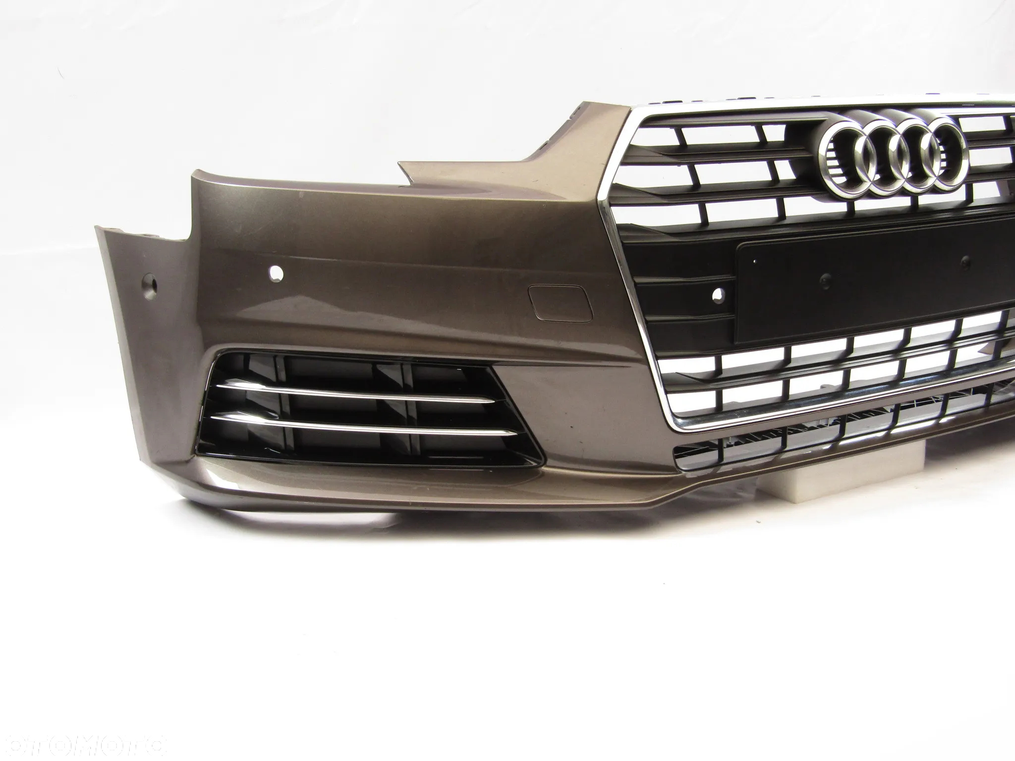 Zderzak przedni Audi A4 B9 15 - 19 Pdc-6 + Atrapa Lakier LY8Q - 16