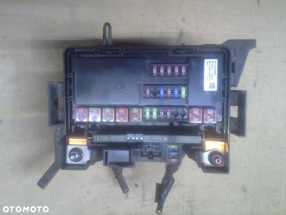 Hyundai I20 Lift 1.2 16V G4LA zestaw startowy komputer 39111-03700 BCM Immo stacyjka 2 klucze skrzynka bezpieczników licznik komplet EU - 26