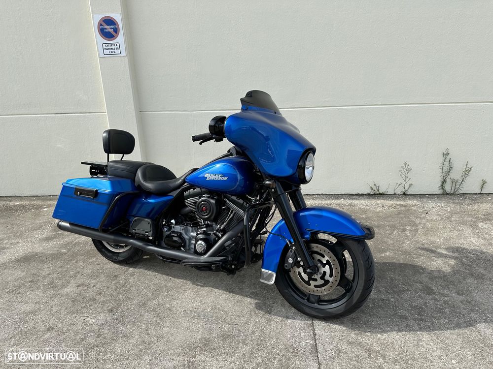 Harley-Davidson FLHT - 3