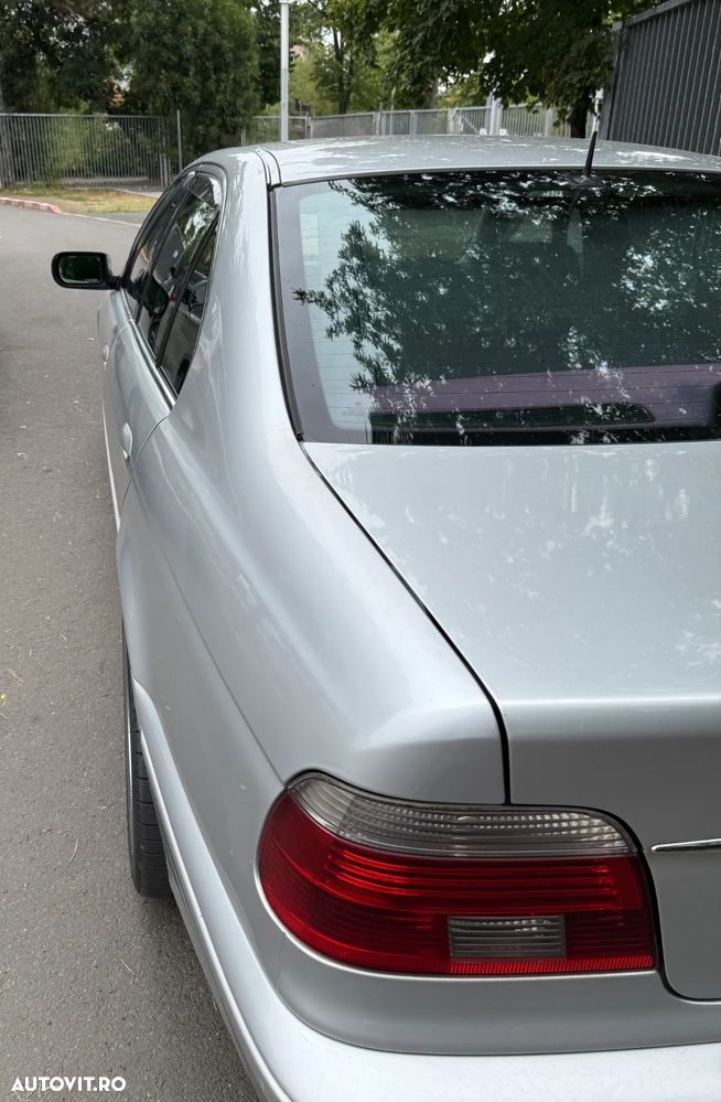 BMW Seria 5 525d Aut. Edition Fleet - 3
