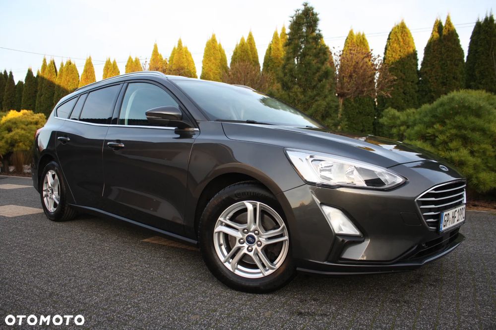Ford Focus Turnier 1.0 EcoBoost Start-Stopp-System TITANIUM STYLE - 2