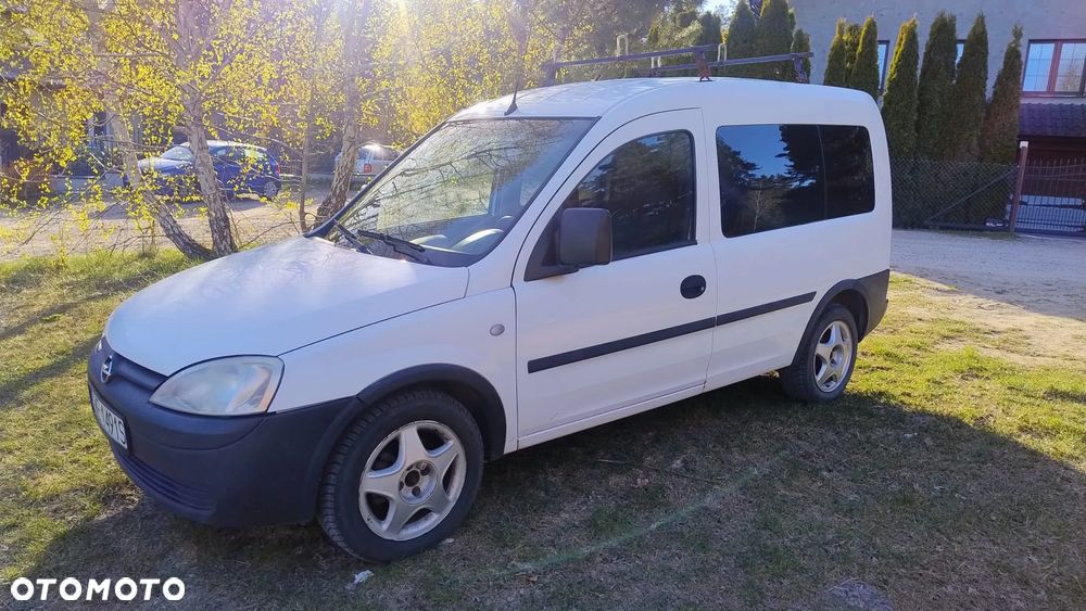 Opel Combo Tour Essentia - 11