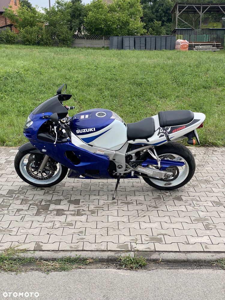 Suzuki GSX-R - 6