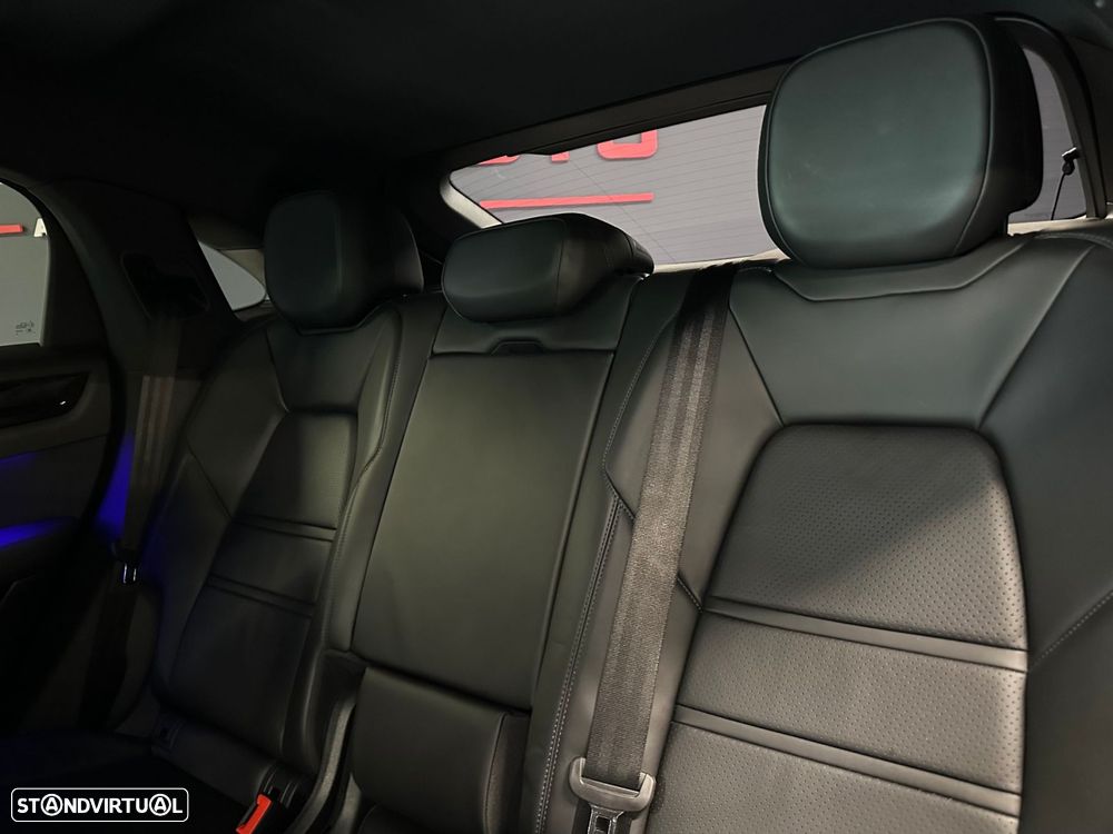 Porsche Cayenne Coupé E-Hybrid - 10