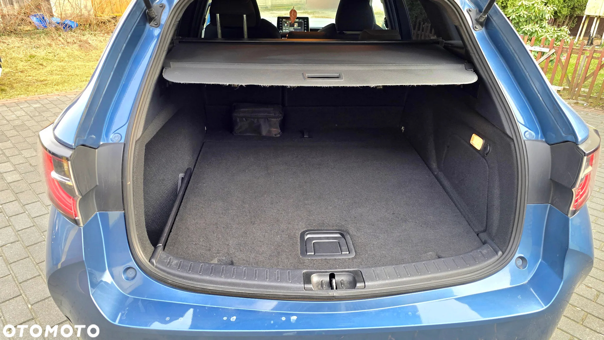 Toyota Corolla 2.0 Hybrid Comfort - 24
