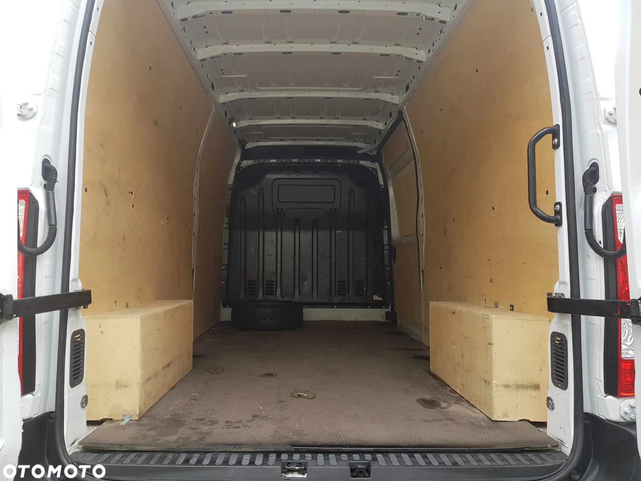 Opel Movano 2.3dCi   2.3CDTI L3H2 3.5t 135KM FWD 4d master - 13