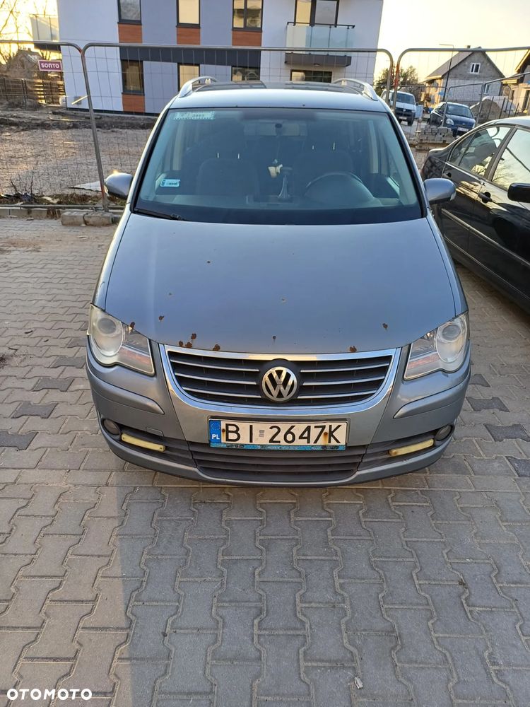 Volkswagen Touran 2.0 TDI DSG Highline - 5