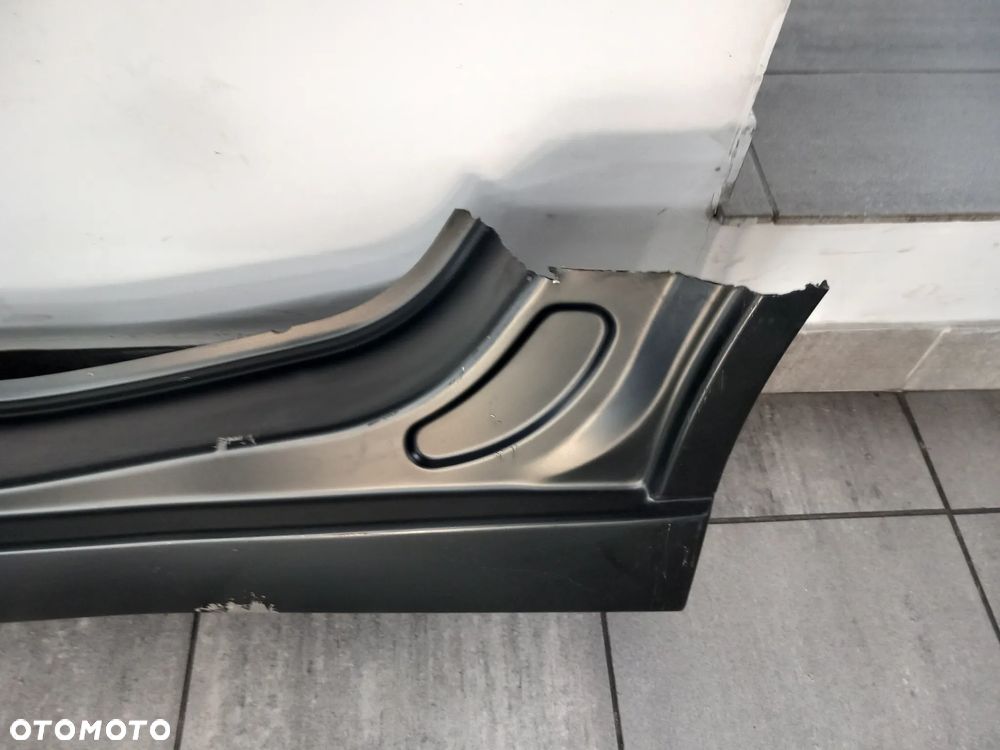 Listwa progu nadwozia lewa Ford Focus MK1 1998-2005 4D sedan 1104489 - 4