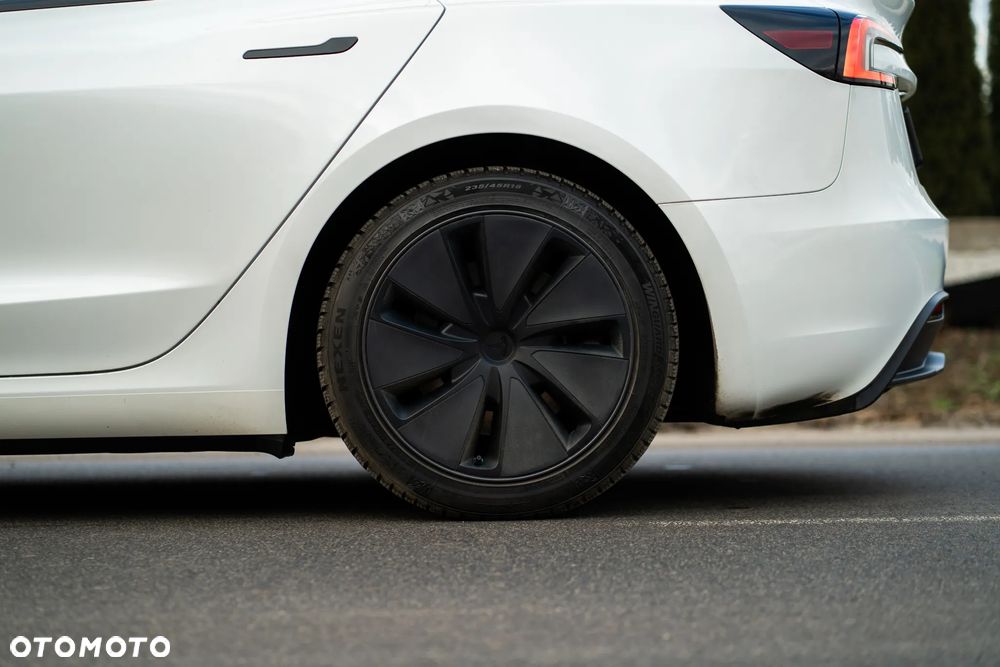 Tesla Model 3 - 10