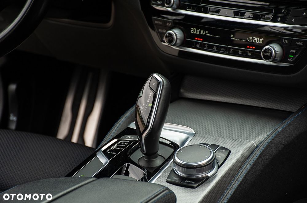 BMW Seria 5 520d xDrive M Sport sport - 19