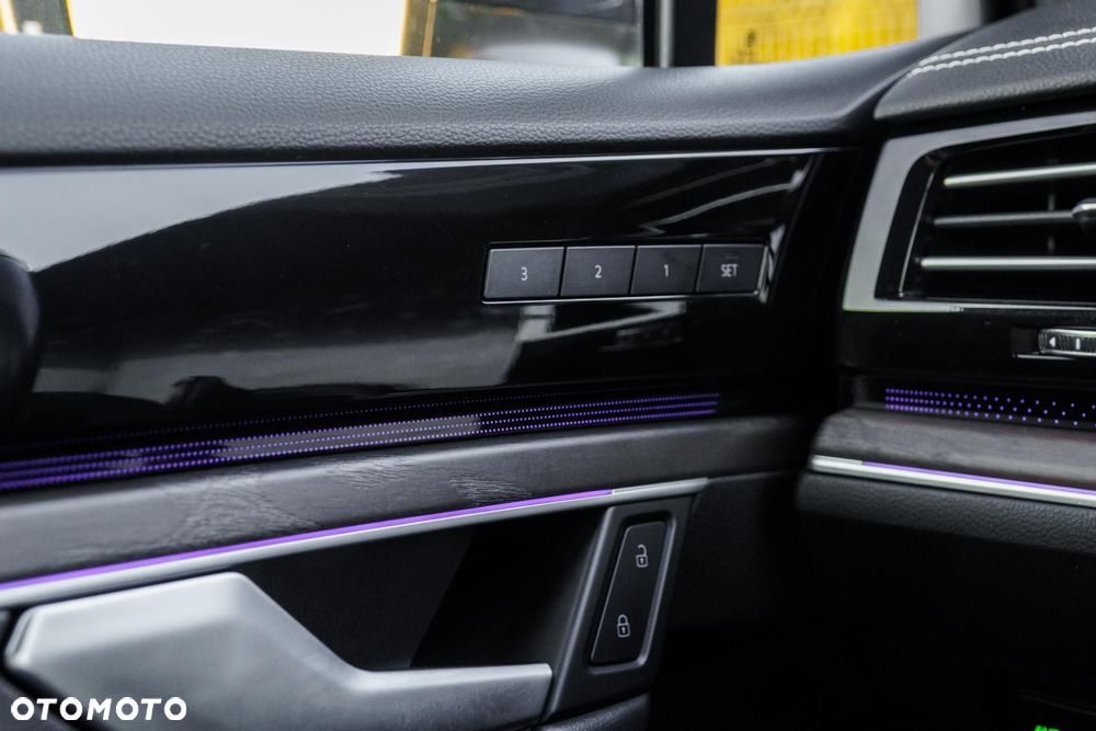 Volkswagen Touareg 3.0 V6 TFSI 4Motion R-Line - 31