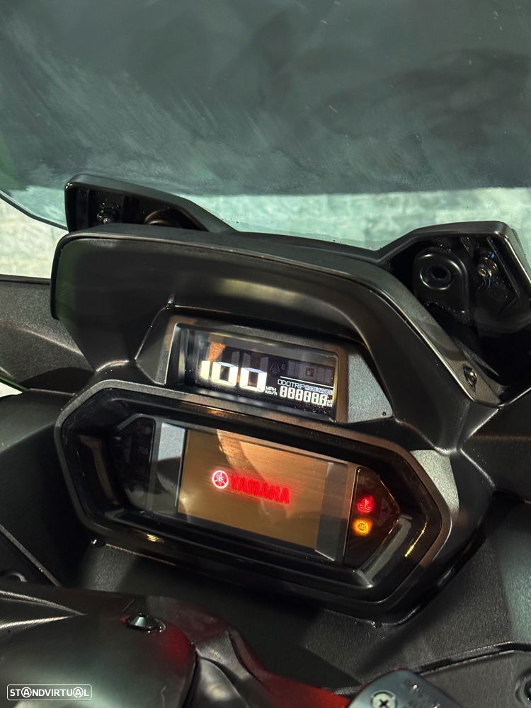 Yamaha X-Max Tech Max - 6