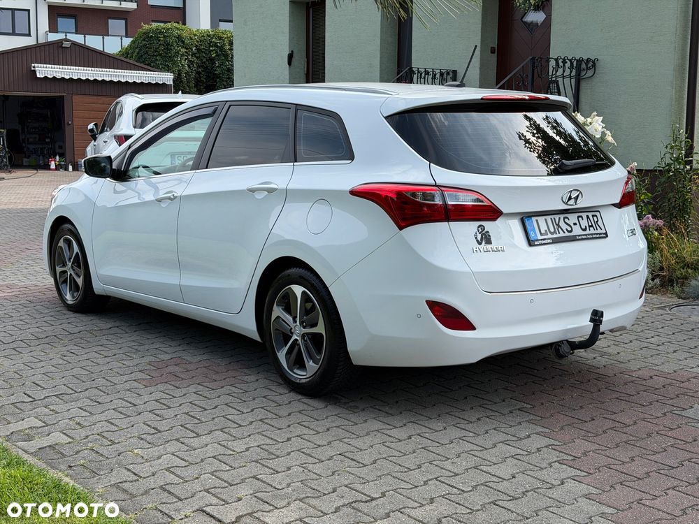 Hyundai i30 blue Kombi 1.4 YES Silver - 3