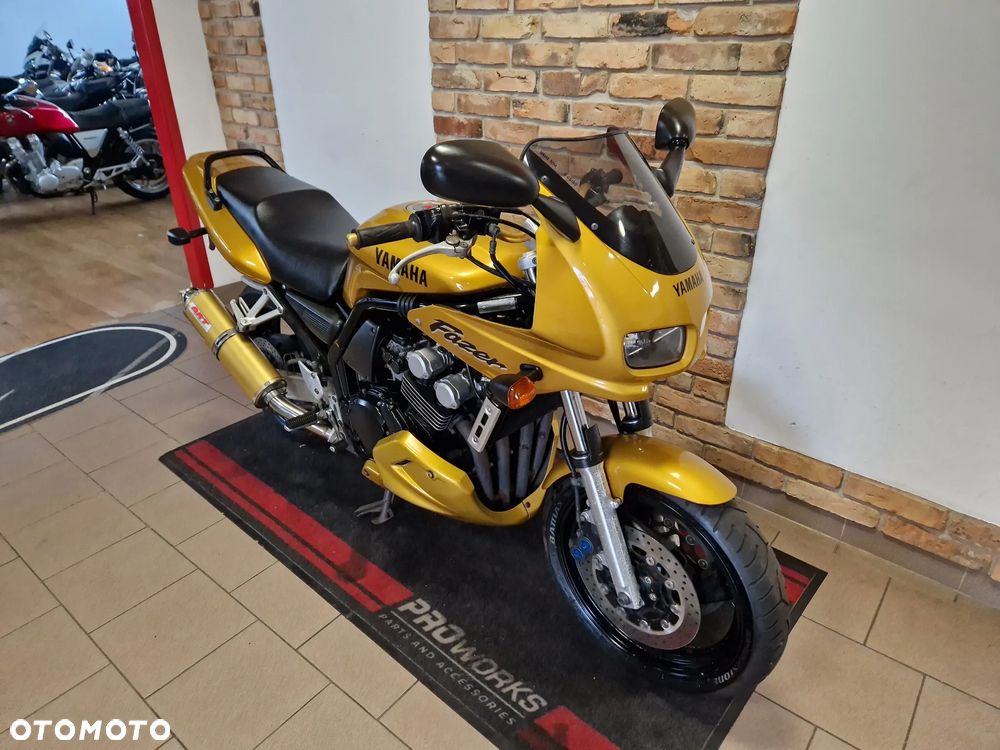 Yamaha FZS - 1
