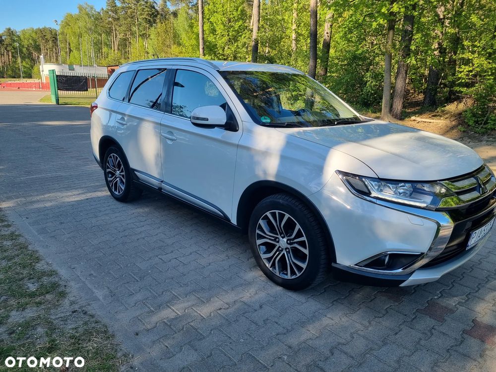 Mitsubishi Outlander 2.2 DI-D 4WD Automatik SUV-Star+ - 4