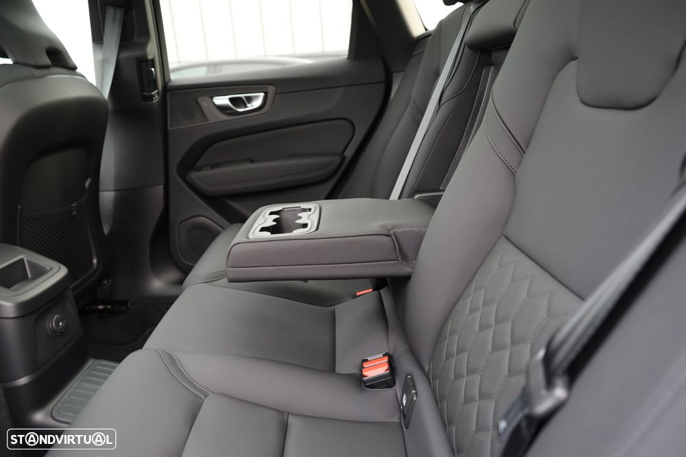 Volvo XC 60 2.0 T6 PHEV Plus Dark AWD - 14