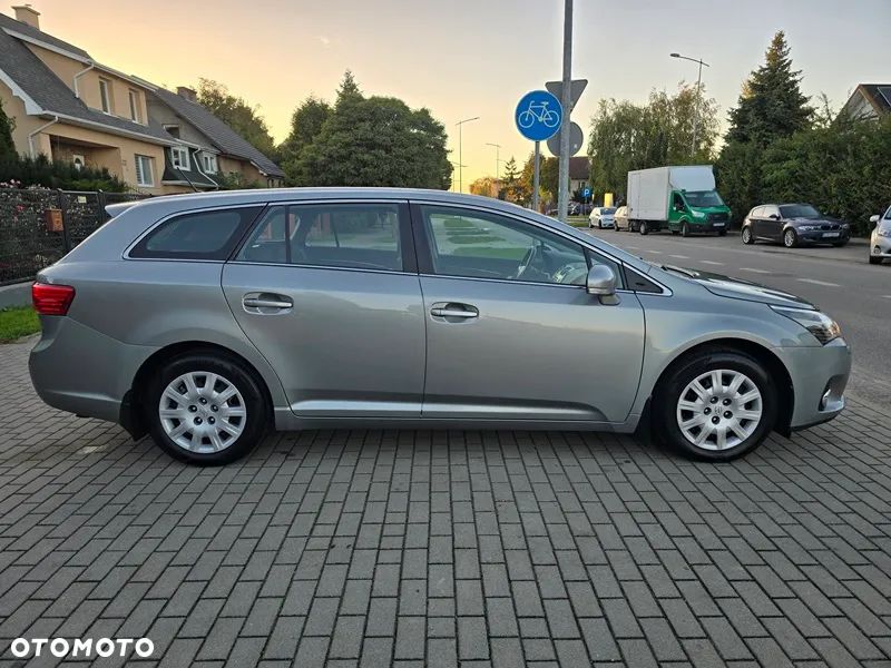 Toyota Avensis - 5