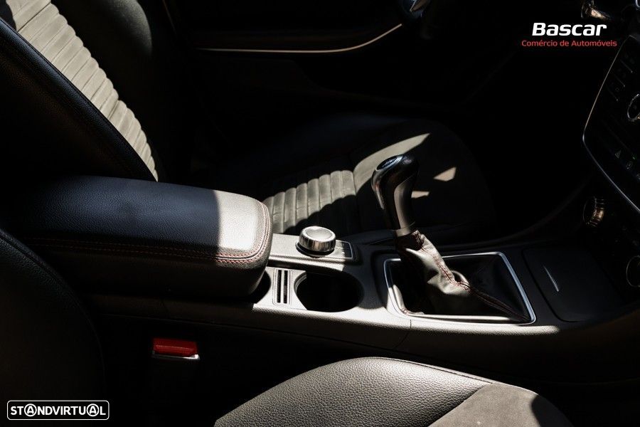 Mercedes-Benz CLA 200 d AMG Line - 18