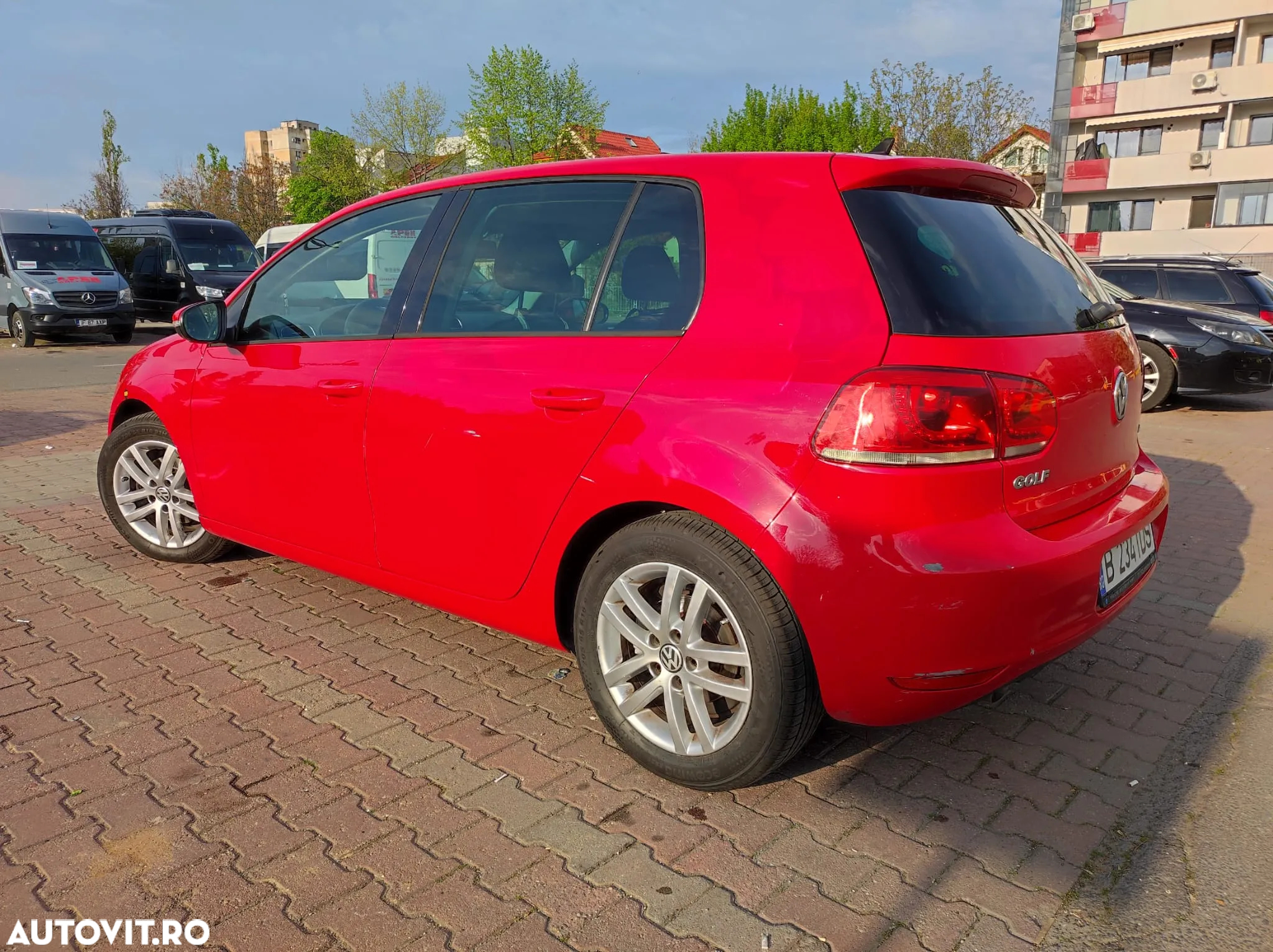 Volkswagen Golf 1.6 TDI DPF Highline - 21