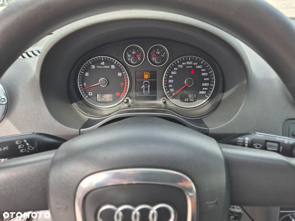 Audi A3 3-drzwiowe 1.4 TFSI Ambition - 32