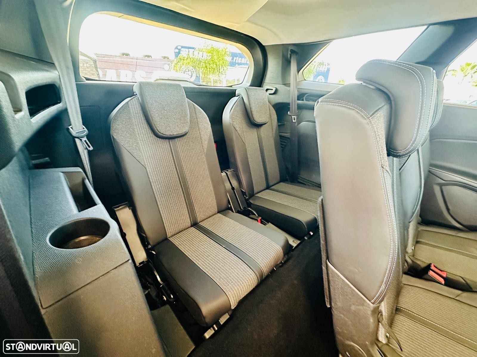 Peugeot 5008 1.5 BlueHDi Allure EAT8 - 31