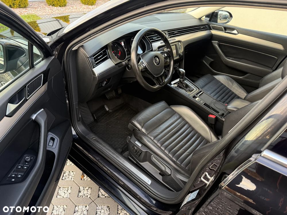 Volkswagen Passat Variant 2.0 TDI SCR DSG 4Motion Business - 13