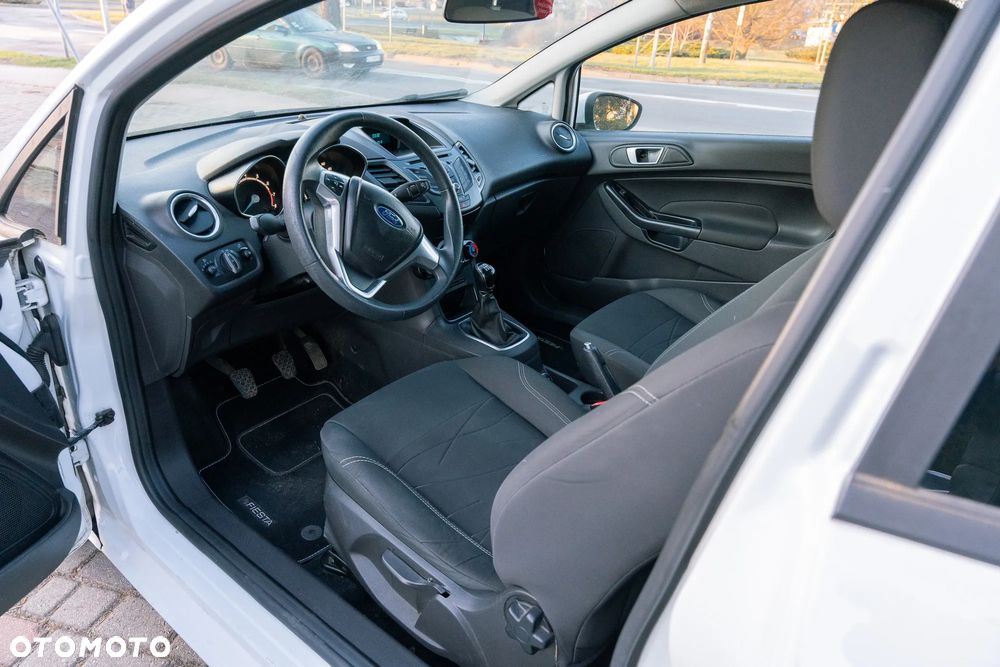 Ford Fiesta - 8