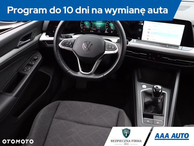 Volkswagen Golf - 8