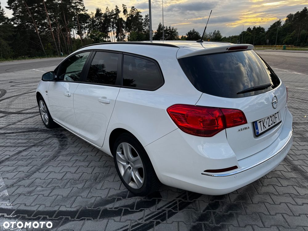 Opel Astra 1.4 Turbo (ecoFLEX) Start/Stop Edition - 2