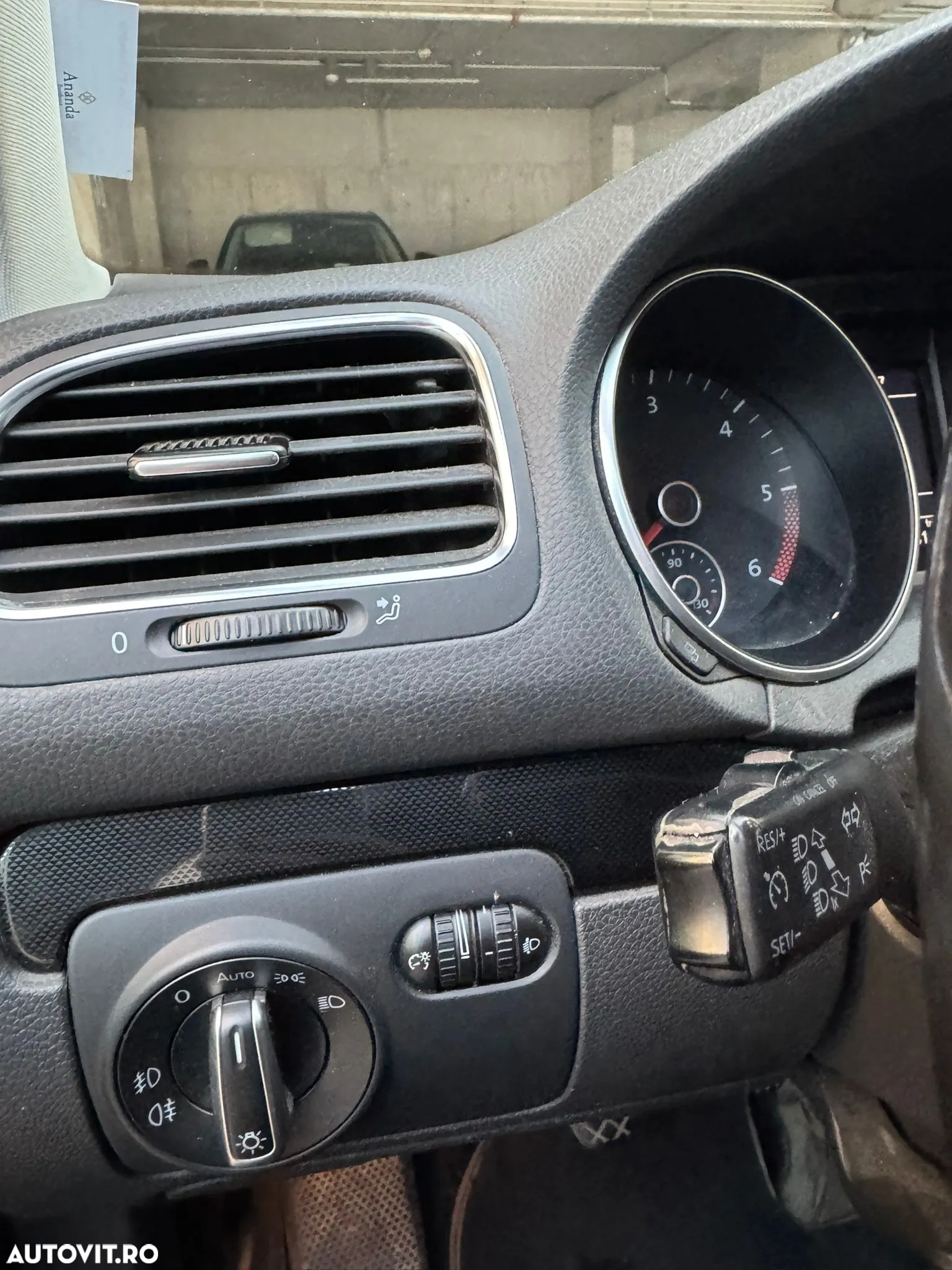 Volkswagen Golf 1.6 TDI DPF BlueMotion Technology Highline - 9