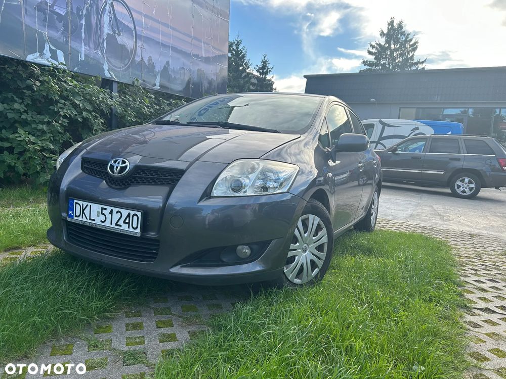 Toyota Auris 1.6 VVT-i Sol - 1