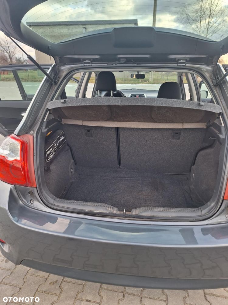 Toyota Auris 1.33 VVT-i - 10