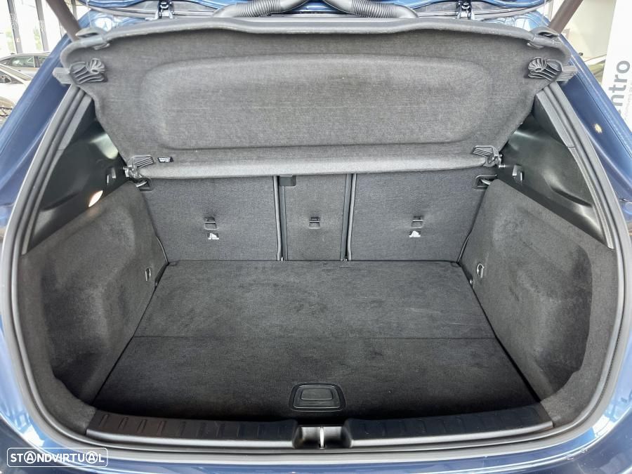 Mercedes-Benz GLA 250 e 8G-DCT Progressive - 34