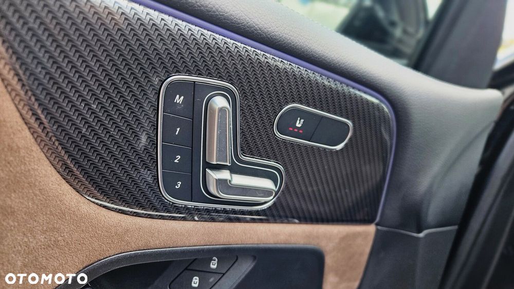 Mercedes-Benz GLB - 12